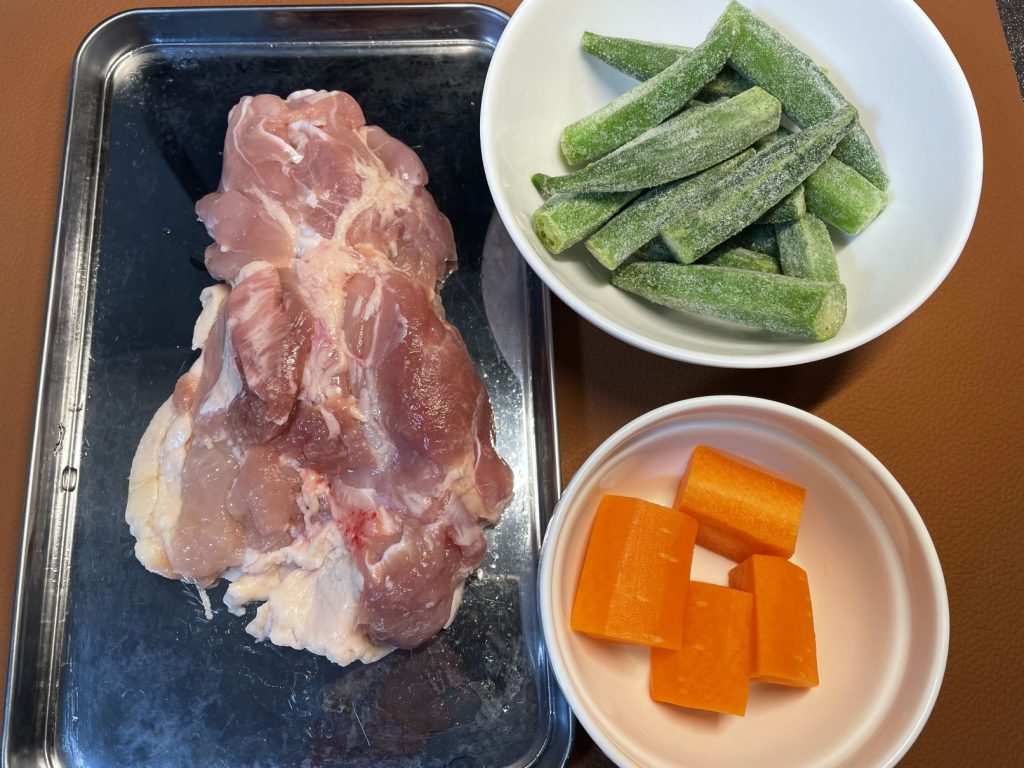 「チキンステーキ」メインの食材